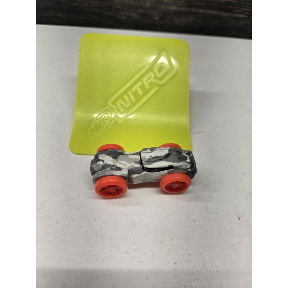 2017 NERF NITRO GRAY & WHITE 2 7/8" FOAM & PLASTIC TOY CAR ORANGE WHEELS W/Ramp
